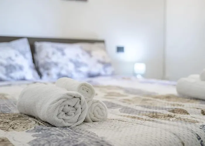 Lovely Nest Near Centre - Groundfloor * モデナ